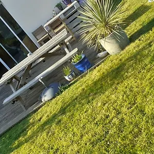 Hébergement de vacances Maison Moderne Mitoyenne Exposee Plein Sud Avec Terrasse, Trégastel